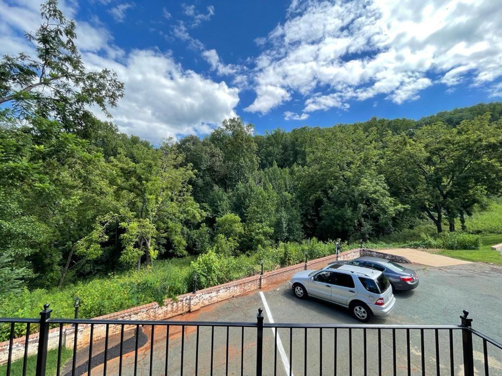Apartmán Sonsak - Unit 4 Charlottesville Exteriér fotografie